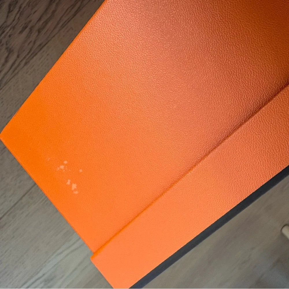 Hermes elegant hermès